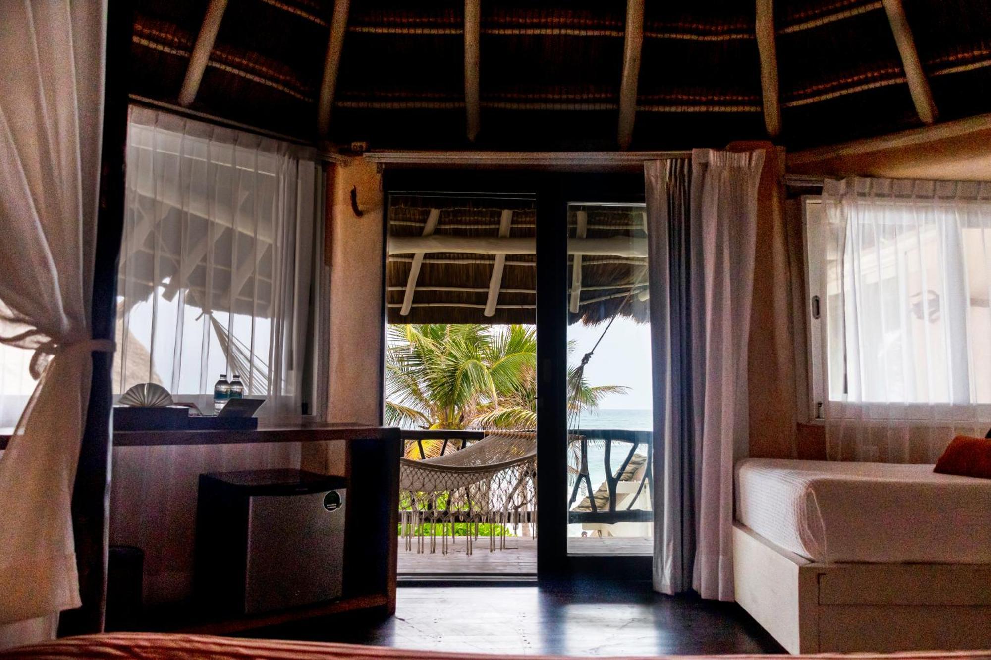 Deluxe Ocean Front - Upper Floor,1285367674:JPEG