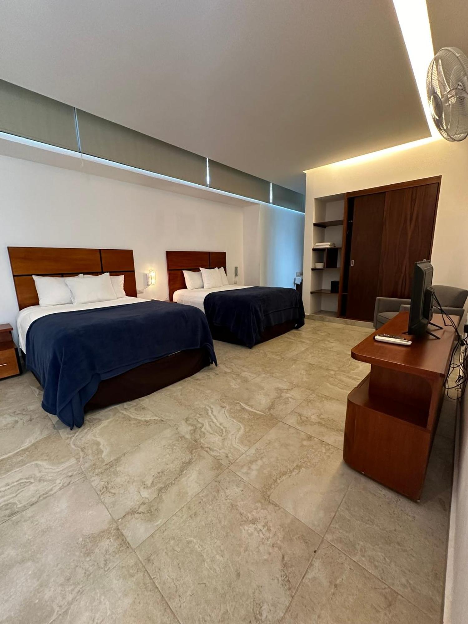 Deluxe Family Room