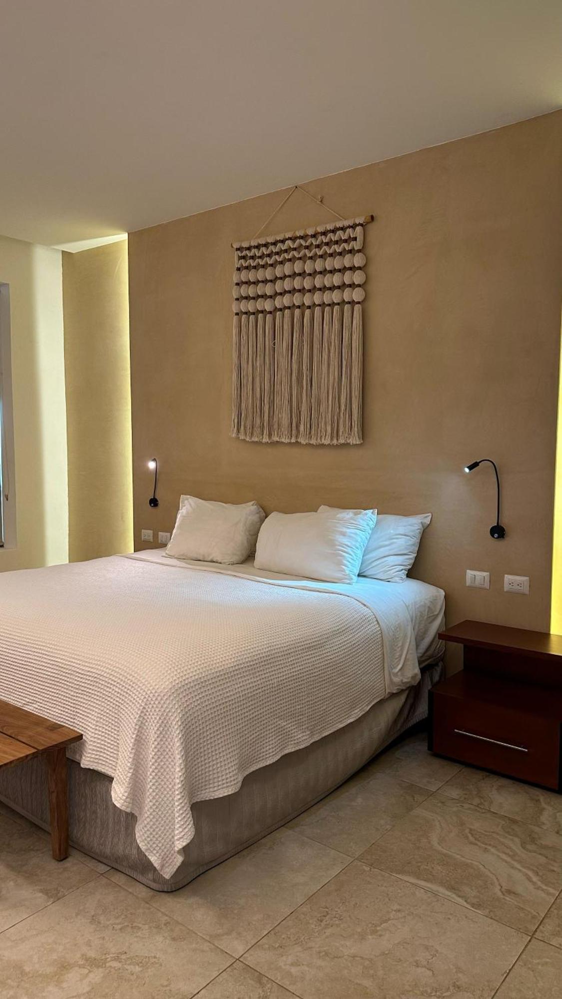 Deluxe King Suite